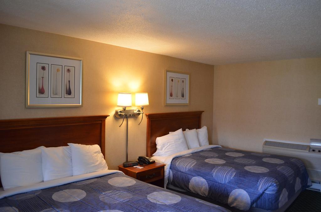 Hyannis Host Inn מראה חיצוני תמונה